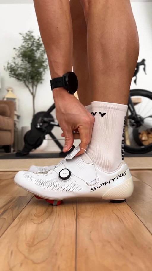 Indoor Bike Ride Setup ASMR #cycling #rouvy #indoorcycling @rouvyapp