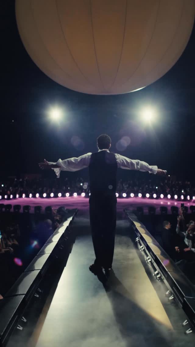 Coming Soon. Próximamente. Vem Aí. まもなく公開. 

#BillionsClubLive