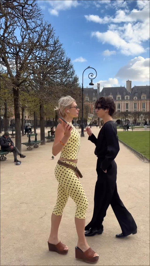 The love story you needed ✨

#parisstyle