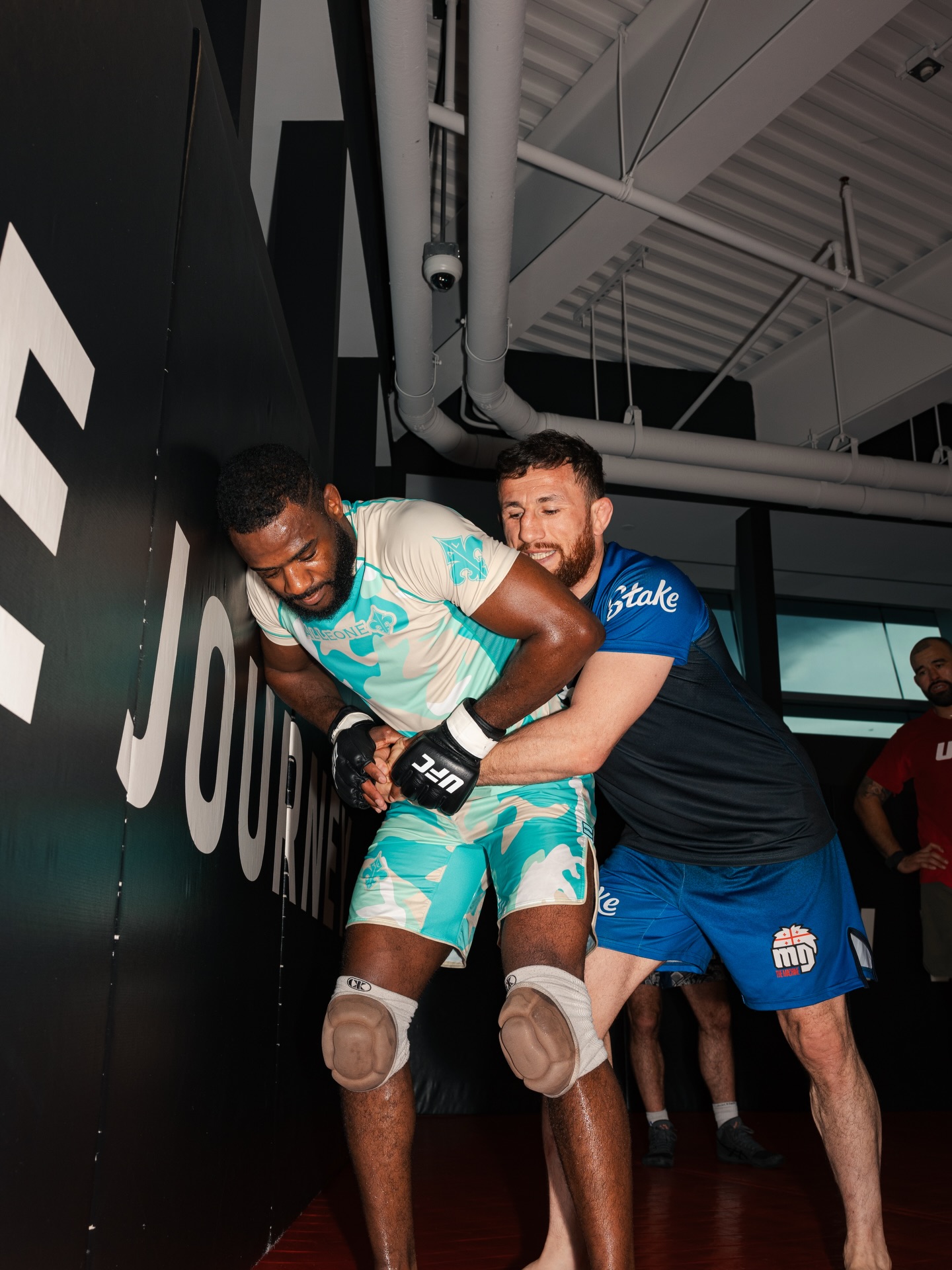 Only a month left until I take the octagon and get closer to a second belt! 

Great wrestling and grappling drills with the squad. 
Who’s your all-time favorite grappler? 

April 25th in Las Vegas, NV.