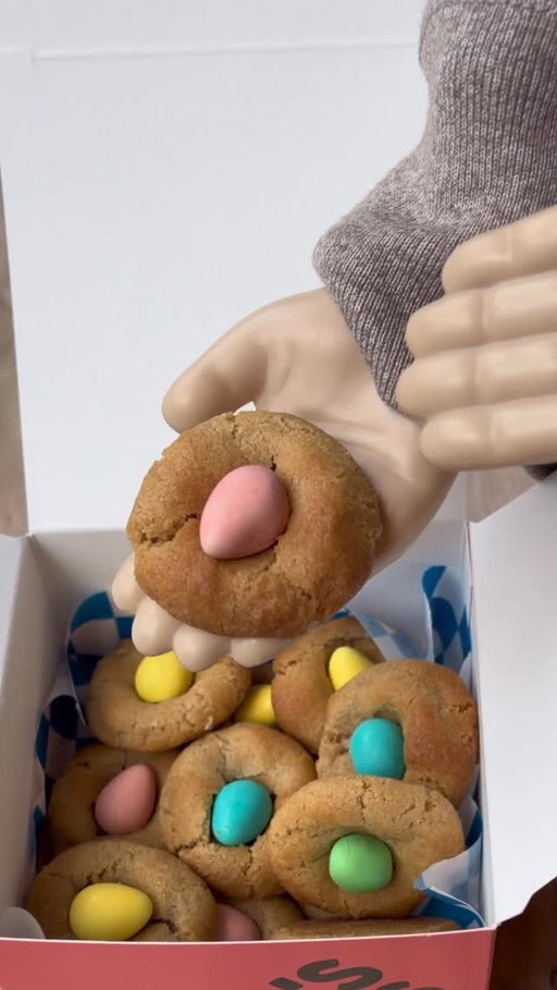 🚨Last week for Mini Egg Dunkers🚨

These adorable, sweet treats are only here until April 6th! Come visit us in store or get them delivered straight to your door on Uber Eats 🩷
