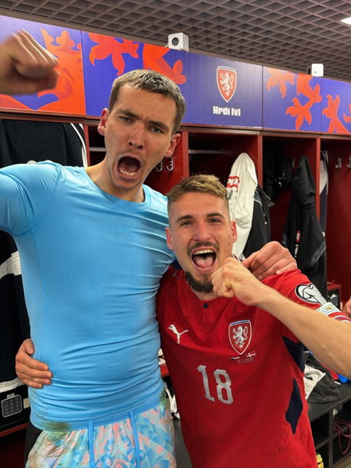 5 saves during the match, and once again, Matěj steps up in the shootout to stop a penalty, while Michal Sadílek sends Czech Republic to the World Cup with the winning penalty. Dreams come true 🤩