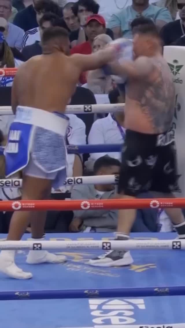 Rolling the dice in Las Vegas 🎰 

@bigbabymiller takes on undefeated Lenier Pero on April 25 in a WBA World Heavyweight Title Eliminator ✂️

#MillerPero | @fontainebleaulasvegas