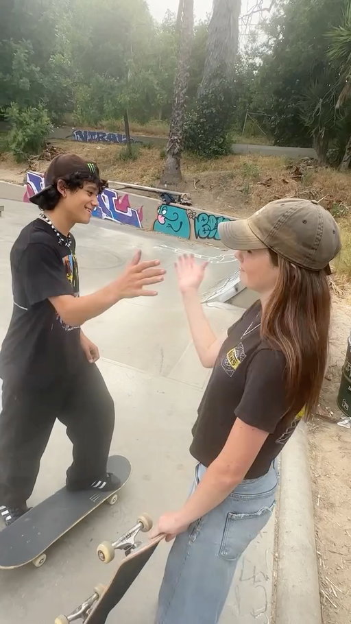 We got to catch up with some of the next gen who are all skating #SLSDTLA this weekend, skateboarding’s in good hands 🫡

@julian_agliardi, @shiloh.catori & @kristion_sk8 🤝

[ #SLSDTLA | April 4th | tickets at the link in bio ]