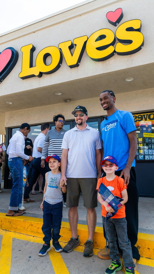 Shai and Kenrich surprised customers at @lovestravelstops with gift cards for snacks and gas 🙌