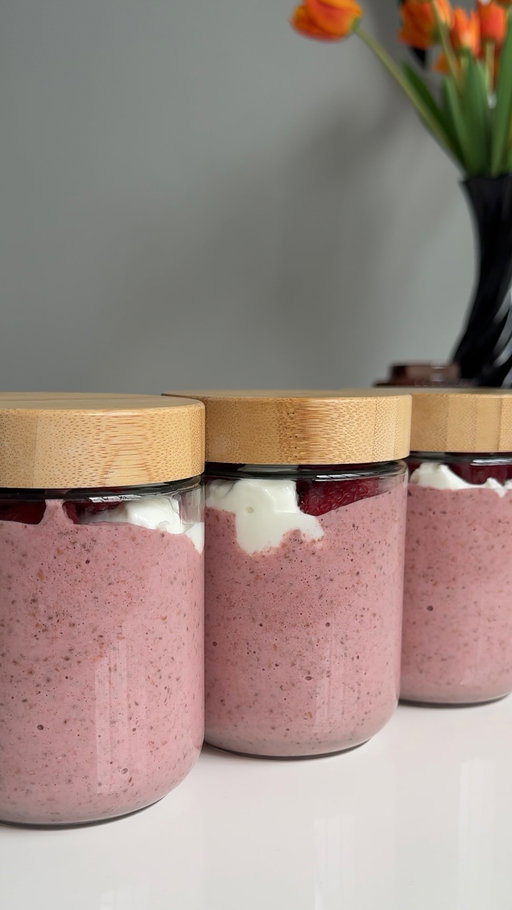 Blended raspberry chia seed pudding! Blue Diamond Almondmilk is a staple in my fridge every week. And I’m obsessed with the @bd.almondmilk sweetened, it has only 4 ingredients (water, almonds, sea salt and cane sugar) and adds the perfect amount of sweetness to the chia pudding and any recipe really. Be sure to add to your grocery list! #ad

Ingredients
1 1/2 cups Blue Diamond Sweetened Almondmilk
1 cup frozen raspberries
maple syrup
1/2 cup chia seeds
1 scoop vanilla protein powder
Toppings: yogurt and raspberries

Instructions:
1. Add Almondmilk, raspberries and maple syrup to a blender and blend until smooth.
2 Then add chia seeds and protein powder and blend again on high until it starts to thicken into a pudding like texture.
3. Add to jars and top with yogurt and raspberries and store in the fridge for up to 4 days.

#healthyrecipes #chiaseeds #mealprep