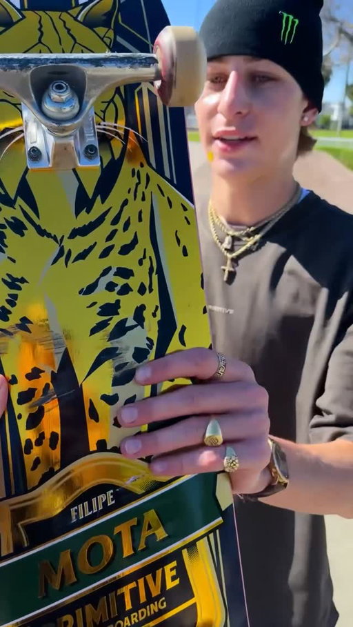 @filipemotaskate 🔥

Filipe’s LYNX deck is back in stock and available now‼️

📲: @alexkissinger 
#primitiveskate