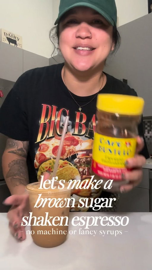 A brown sugar shaken espresso at home for maybe $2/3? And it’s delicous every single time! 🤎
•
Grab a bag of my coffee beans La Tazita or Fancy pero Chill (or a sample pack) at thecafecitocorner.com
•
You can find ingredients and recipes for all videos on Patreon and you can shop all my favorites from syrups and sauces to coffee cups and coffee bar trinkets (links in bio)
•
disclaimer to all: we all have different taste buds and what I like you may not(and that’s okay). Play around with the recipes and make it to your liking 🤎
#instantcoffee #cafebustelo #brownsugarshakenespresso #shakenespresso #starbucks