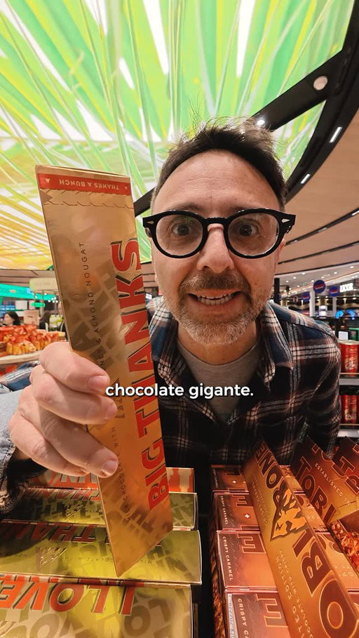 Viajar tiene un gasto… que nadie te avisa.

No está en el Duty Free.
No es el chocolate gigante ni el perfume de último minuto.

El problema viene cuando aterrizas, prendes los datos…
y después ves la cuenta del roaming.

O ese momento incómodo pidiendo la clave del Wi-Fi como puedes 😅

Yo hace rato me ahorro todo eso con la eSIM de @holafly_es 
Plan mensual, más de 200 destinos.

Te bajas del avión, sacas modo avión… y listo.

Ahora además tienen 10% de descuento en Holafly Plans
y pueden usar el código SIEMPREHAYUNCHILENO ✈️

#viajar #tipsdeviaje #esim #holafly #viajeros internetenviaje