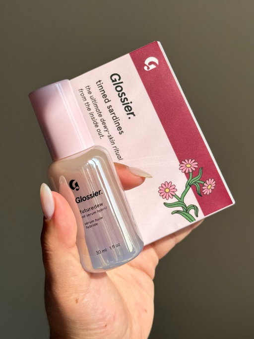 Meet the Glossier Sardine: a new, dewy-skin ritual to get you glowing from the inside out ✨

Made with our friends at @fishwife, the Glossier Sardine features wild-caught, olive oil–packed sardines for a glow from within 🐟 

Our tip: Pair with Futuredew for double the dew. Happy snacking 🙂👋
