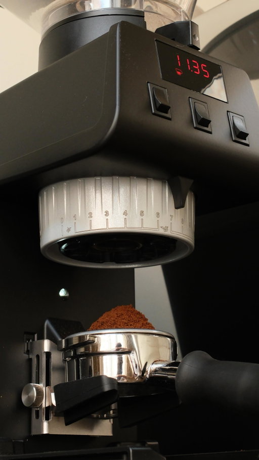 Pods or Portafilter? 🥊
•
•
•
#lamarzocco #homebarista #specialitycoffee #coffeelover #nespresso