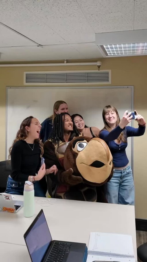 You never know who’s under the shell 👀🐢

🎥: @testudo_umd X @visitourmedia 

Happy April Fools!