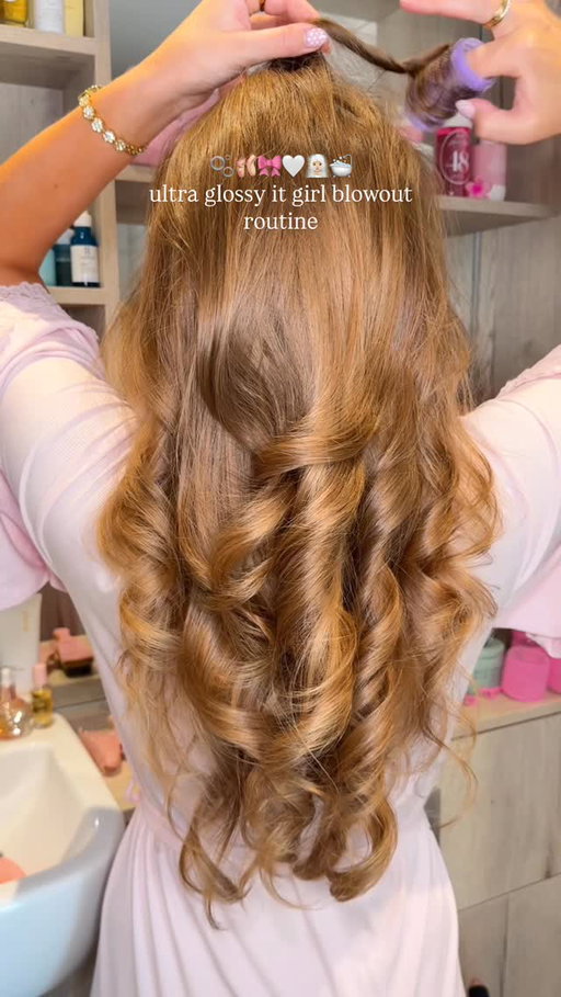 ultra glossy it girl blowout routine 🫧🩰🎀🤍🧖🏼‍♀️🛁

products
@kerastase_official gloss absolu shampoo*
@shiseido tsubaki premium repair hair mask*
@lorealparis glycolic gloss treatment*
@tangleteezer detangler brush*
@gisou honey milk 5 in 1 styling cream*
@lorealpro volume extra full mousse*
@dysonbeauty airwrap
@hairbysammcknight the big set rollers*
@kerastase_official glaze drops*
@gisou honey infused hair perfume*

#hairgloss #hairglowup #haircare #hairroutine #haircareroutine