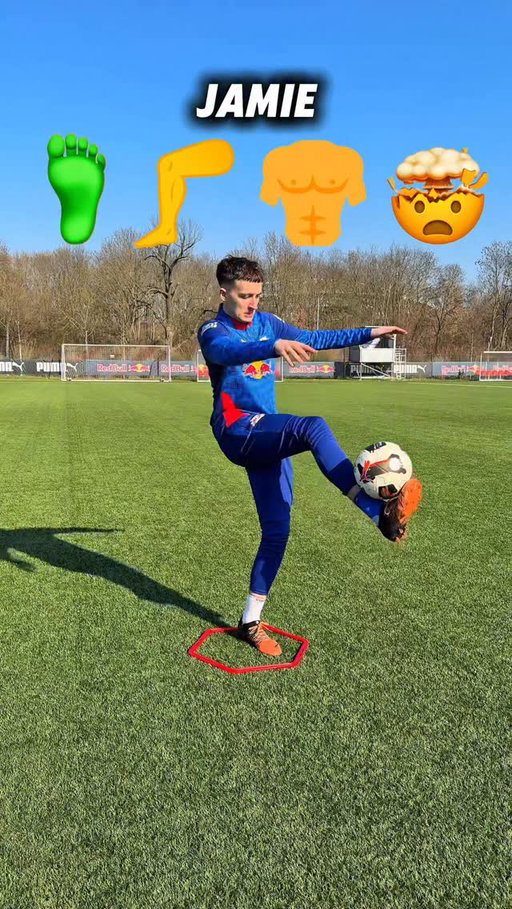 Football Control Challenge ⚽️ - Who Wins? 👀 
#football #futsal #soccer #challenge #goals