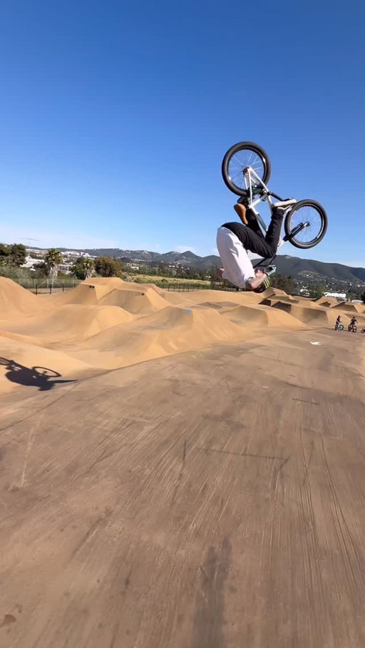 Trying to be creative with some Bike park lines #bradlybikepark @nitrocircus @monsterenergy