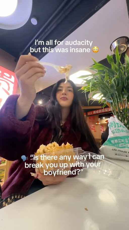 MIND YOU HE HAD ASKED ME FOR A DOLLAR BEFORE I STARTED RECORDING 😭 let me eat my mochi in peace 🙏

#nyc #weirdo