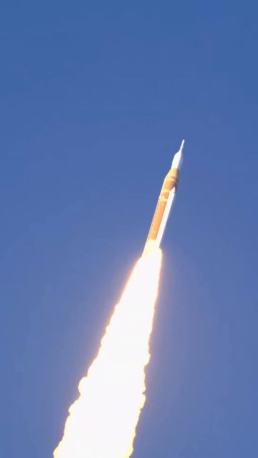 Liftoff. The Artemis II mission launches from @NASAKennedy at 6:35 p.m. EDT (2235 UTC), propelling four astronauts on a journey around the Moon. Artemis II will pave the way for future Moon landings, as well as the next giant leap — astronauts on Mars. 

Credit: NASA 
#Liftoff #Launch #Artemis #Moon #Astronauts