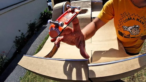 Some RAW (ish) clips from my latest YouTube video on the MEGA PARK. 
Check it out link in bio 🙏

#fingerfingerflip