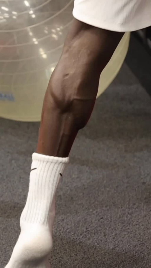 Qui est-ce ? 🦵🤯

Guess who?