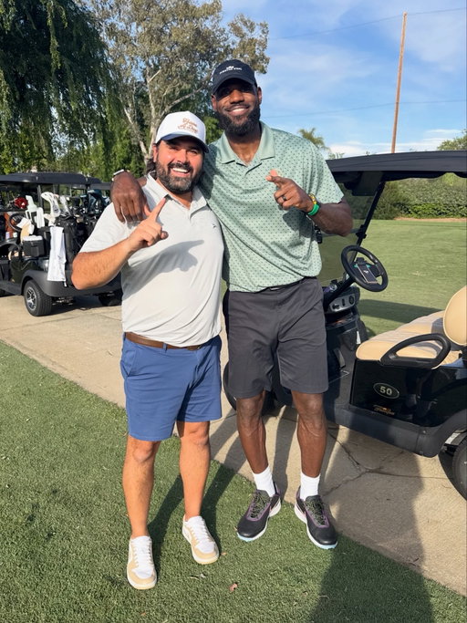 Made our way back to LA and it did not disappoint. 
@bobdoessports x @kingjames