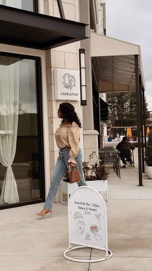 #AD The jeans you’ve been waiting for are here and I’m so excited to put looks together now! @democracyclothing has figured out the jeans that actually empower women of all shapes and sizes 👏 The comfort I feel with these jeans and the “Ab fit technology” is everything!!! What’s your favorite jeans style: high rise? Wide leg? Straight leg? Etc. Mine keeps changing depending on the season 😆 Use code YASMINE25 for 25% off your purchase (one time use, cannot be combined with other discounts).Comment “denim” and I’ll send the link straight to your DMs. #democracydenim #democracyclothing