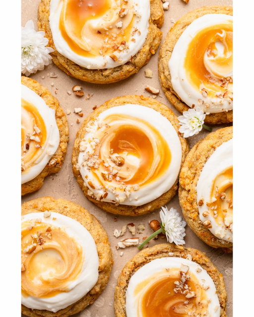 📸 carrot cake cookies for @sugarsnapbakingco ft. a napkin review from a kind stranger who saw these cookies while i was at starbucks for book club & wanted to try one. very wholesome!! 🥕