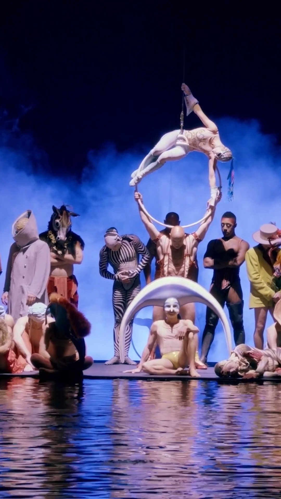 Say cheese!! 😁 @o.cirquedusoleil

In "O" by Cirque du Soleil, the stage transforms into a massive pool where acrobats dive, swim, and soar. Experience the world’s most breathtaking water show at the Bellagio in Las Vegas.

#CirqueduSoleil #LasVegas