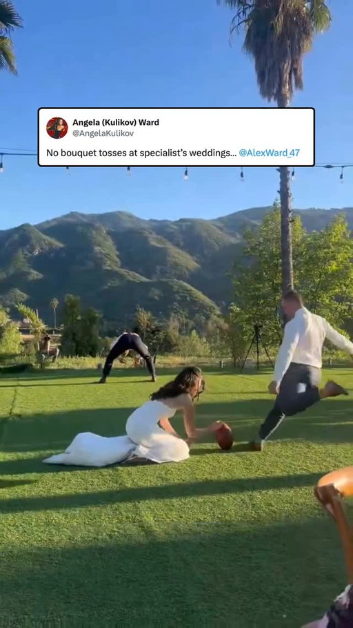 Long snapping to your wife and having your former college teammate kick it is pretty epic 🔥 (via AngelaKulikov/X)