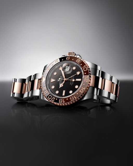 Criss-crossing the globe. Introduced in 1955, the original GMT-Master was soon adopted by transatlantic pilots as a navigational aid. A 24-hour hand and rotatable bezel allow it to display two time zones simultaneously. Today, the @Rolex GMT-Master II is the ideal timepiece for travellers, its high-tech two-colour Cerachrom bezel mirroring the aesthetics of the original model. #Rolex #GMTMasterII #OfficialRolexRetailer