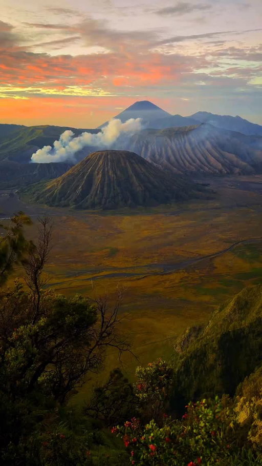 The perfect sunrise over Mt. Bromo 🌋

An early morning drive starting at 3 am from Surabaya to see this incredible site 🙌🏻
