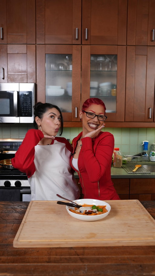 When horoscope divas link up for some penne alla vodka 😭😭😭

Go stream @alessiasmusic’s incredible new album “Love or Lack Thereof” out now!

#BiteMe #AlessiaCara