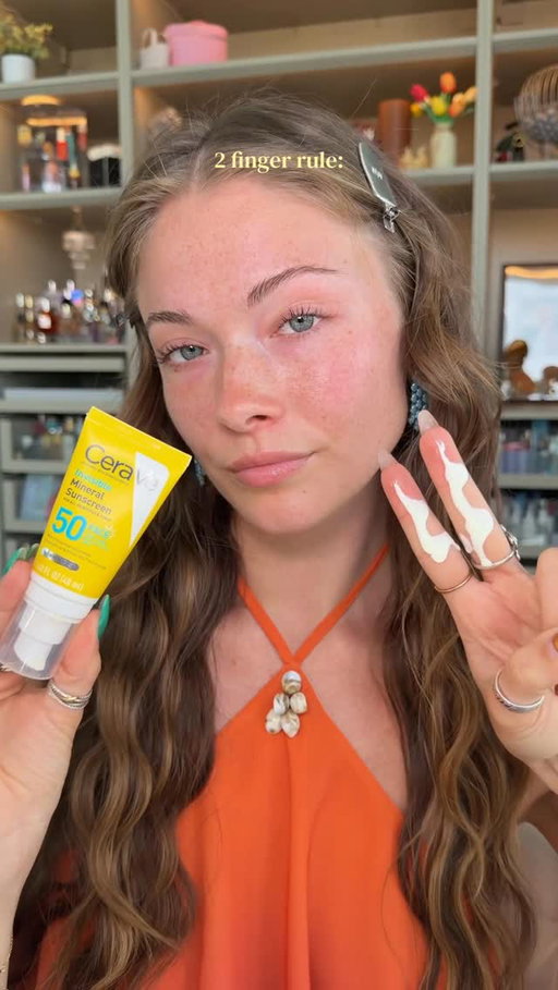 Hot girls are wearing SPF this summer!! ☀️🐠🌺 @cerave just launched their Invisible Mineral Sunscreen w SPF 50 & it’s the perfect everyday pick! 🧴
 #spf #summer #ceravepartner #trending