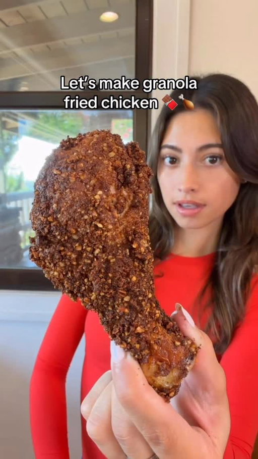 STOP using breadcrumbs for fried chicken coating 🙅‍♀️ use @magicspooncereal granola instead 😃 Stock up on Magic Spoon granola using my exclusive BOGO in bio 🛒✨ 

 #MagicSpoonPartner #Trending #Viral