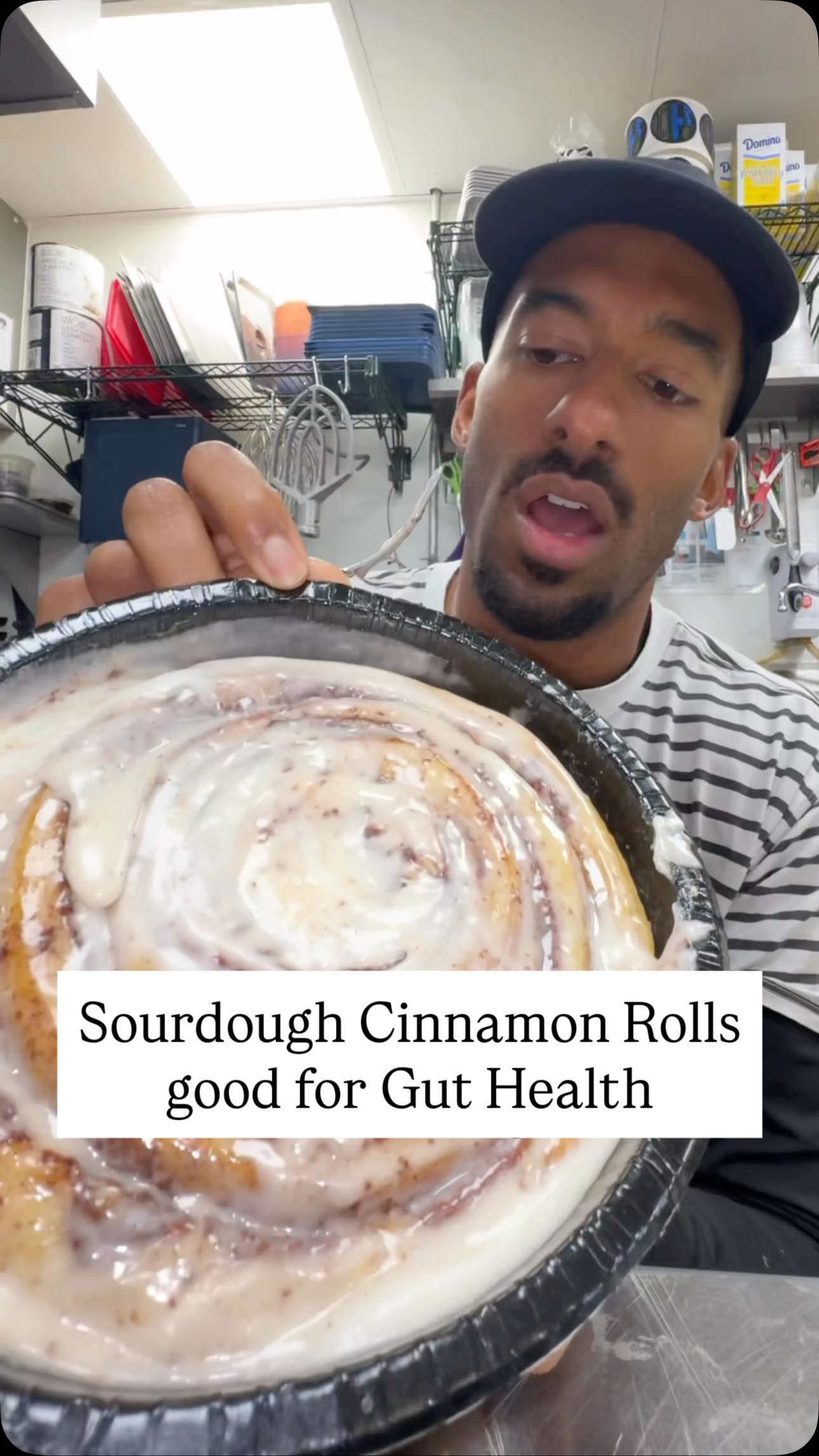 sourdough cinnamon rolls are good for your gut health 👨🏾‍🍳
.
@losersnyc | Soho, New York 📍