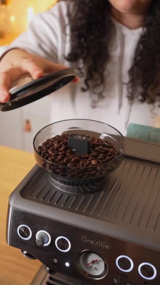 Naturally, take this with a grain of salt. Here’s why 👇 

The Breville grinder is not meant for single dosing, and retention is decent, but meaningful. If you’re using the same beans, and want to keep them fresher, is good to single dose and clean your grinder more frequently.

Not the most convenient thing, but worth trying!