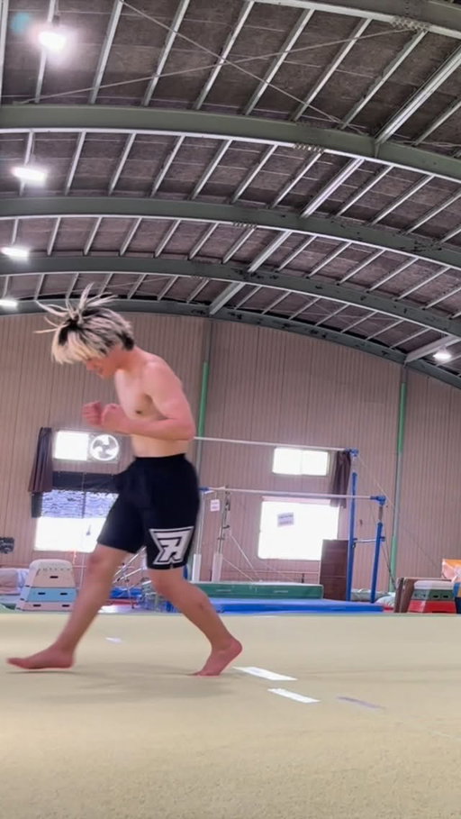 Finally!!
My first 2-2-2-2
@adrenaline_tricking 
#tricking #トリッキング #athlete #sports #fyp