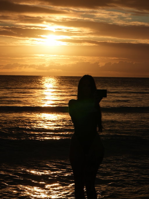 Couple of days in the sun 🌞🫍 yipeeeeee 

#explore #tattoos #beach #fyp #tattoo
