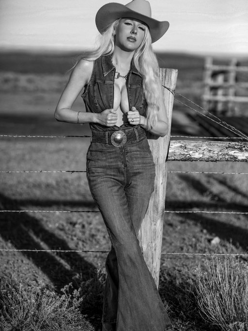🩶🩶 

@wrangler X @laineywilson #wrangler