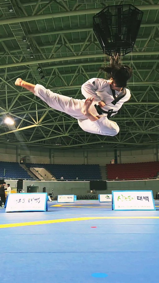 염원을 담은 날아차기 @lb_in14🥉

#미르메 #자유품새 #뛰어옆차기