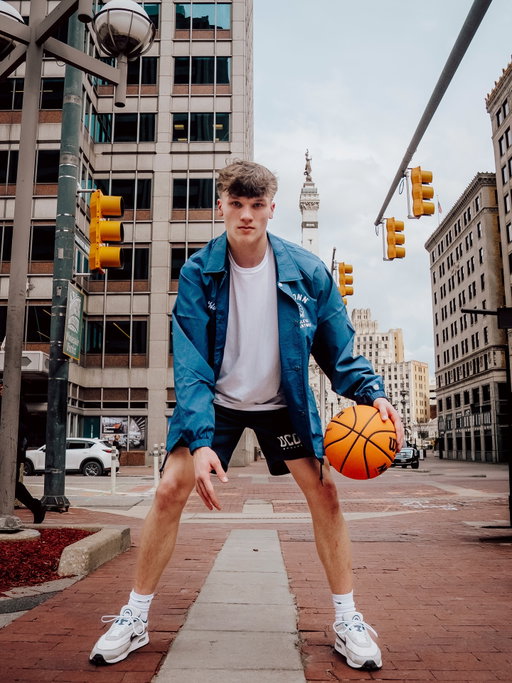 Back home in Indiana with the best @homefieldapparel for Final Four 🔥

Head to Homefield HQ for a pregame pop up this Saturday at 4304 Gilman St, Suite 540 Indianapolis, IN from 8-12 to get your UConn gear for the big game #homefieldpartner