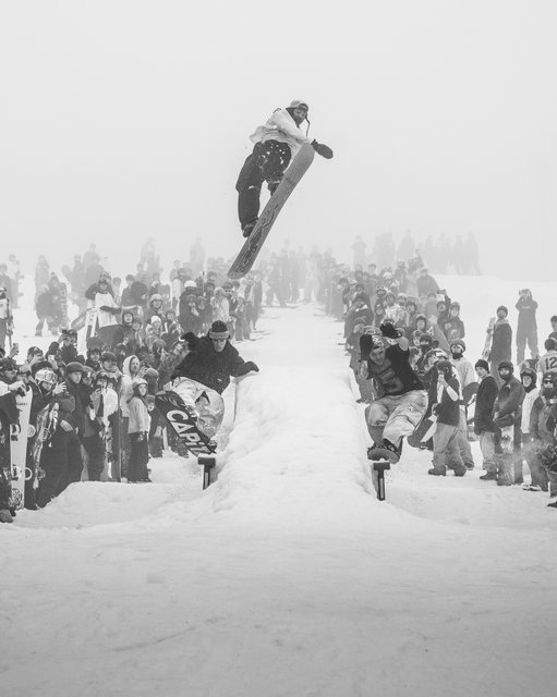 🚨WE OPENING @BLUEMOUNTAINPARKS BACK UP TOMORROW 🚨 

We’re Popping Out and taking over @alxcac’s home mountain tomorrow from 11am to 3pm

30$ tickets available on @bluemtresort’s website if you wanna come ride with us!