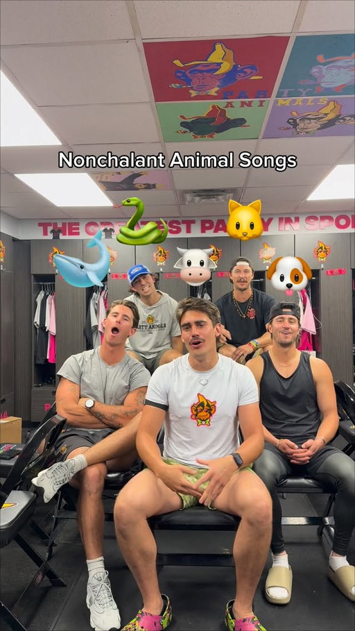 What song we should do next 🤣🐳

#cringe #nonchalant #animals #funny #songs
