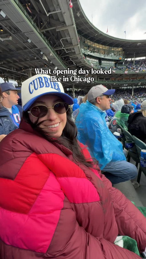 #ad Cheers to Baseball season being back! ⚾️🍻 @drinkcasafamosa 

#chicago #chicagobaseball #baseballseason 

Please sip responsibly. Don’t share with anyone under 21.