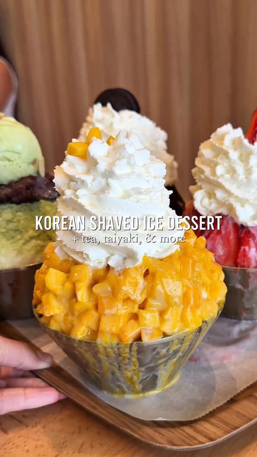 Korean Bingsoo (shaved ice) & Dessert Café in Arizona! 🍧 Korean shaved ice is so special because the ice is fine like fresh snow - completely different from anything else out there. I’ve had a few before, but this place has the best I’ve ever seen. They use high quality ingredients and every bowl is stacked high and tastes so fresh  and not syrupy-sweet like regular shaved ice. They also serve drinks like matcha, boba, and fruit teas, and their taiyaki (not pictured, sorry!) is SO good too. They’re brand new!  Go check this gem out! 
📍 @snowyvillagearizona 138 S Dobson Rd Ste 106 Mesa, AZ  85202