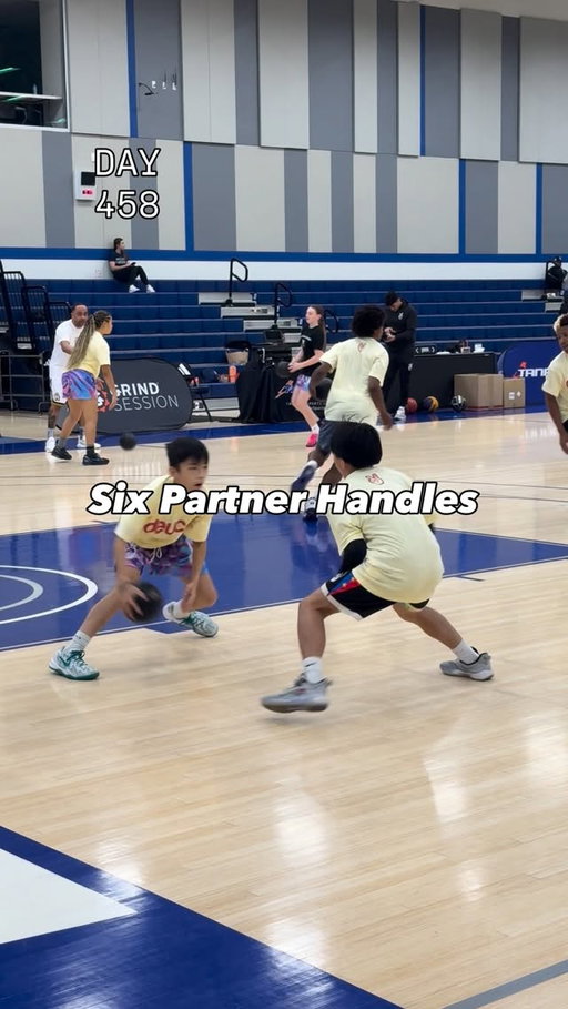 For today’s challenge we partnered with our friend @zachayrie at the @thereal94feetofgame Small Ball clinic with @deucebrand.

Stay in sync. Grab a partner and run it.

1) Cross
2) Push cross
3) Tween
4) Double cross
5) Tween cross
6) Double tween float

#HooperHomework