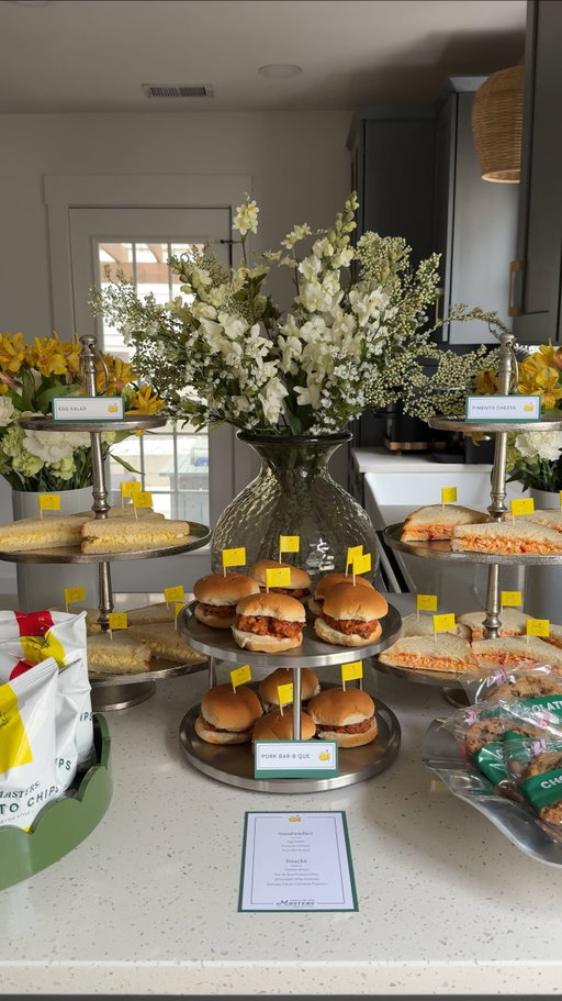 #UPSPartner Bringing the Masters home with the Taste of the Masters kit delivered by @ups. Such a fun and easy way to host your own watch party this spring ⛳️🏌🏻👒#TheMasters #Augusta #Hosting #GolfParty
