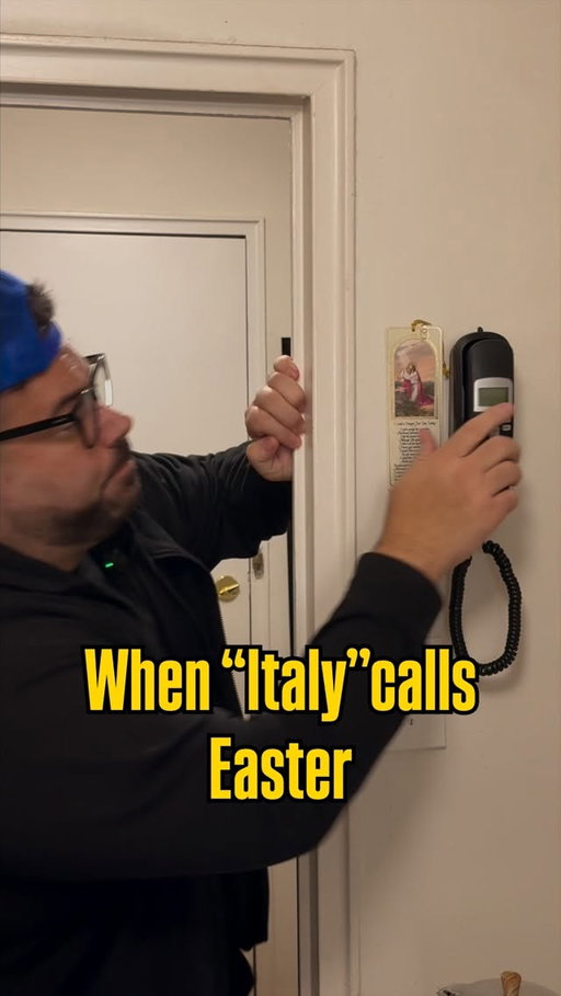 When “Italy”calls Easter edition 
Happy Easter weekend ! Enjoy the calls! 

@frankspadone 
@cosimotucci 

#comedy #sketch #italian #easter #relatable