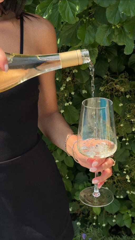 counting down the days until they look like this

the good sauvignon blanc — available in ON, BC, AB, + NFLD

•⁠
⁠
#Saintly #OntarioWine #vqawine #BCWine #FreshWines sippingontario torontofoodie torontolifestyle vancouverfoodie lcbo winerackcanada winelover albertafood torontolife bcwinegoals winefun