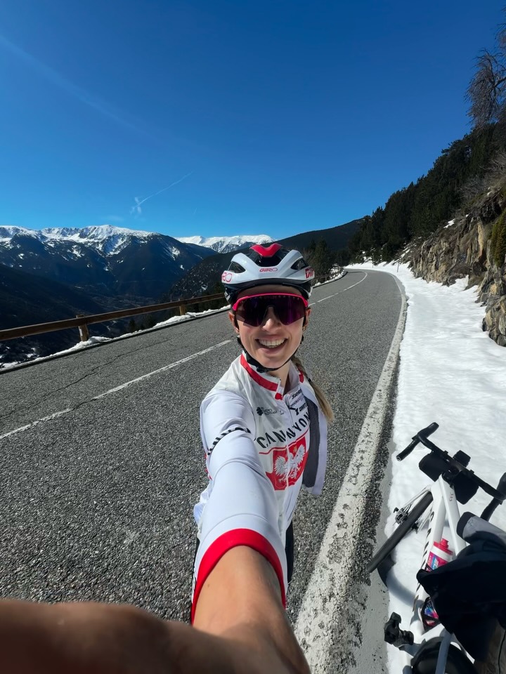 Weird not to be in Belgium for #flanders right now, doesn’t feel right yet I know being in the mountains taking time to recover and build up for #ardennes was the smartest decision I could take :)
Good luck everyone tomorrow ! Looking so forward to watching both races aaaand HAPPY EASTER everyone 😍