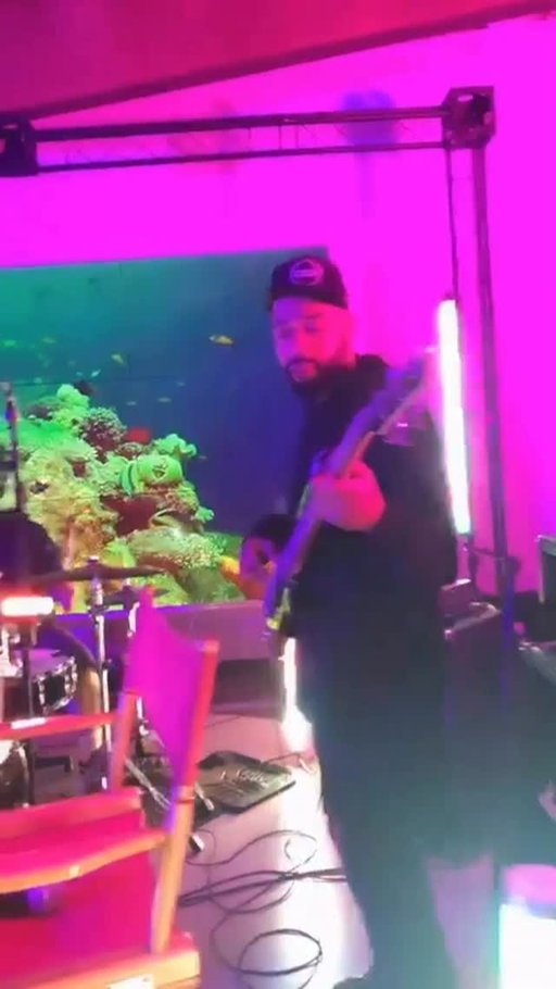Throwback when I was on Vibes (Keys) with @duskopoppington for his Streaming channel. I’m forming a new band. Holla at me.